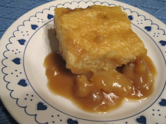Pouding chômeur aux pommes et à l'érable