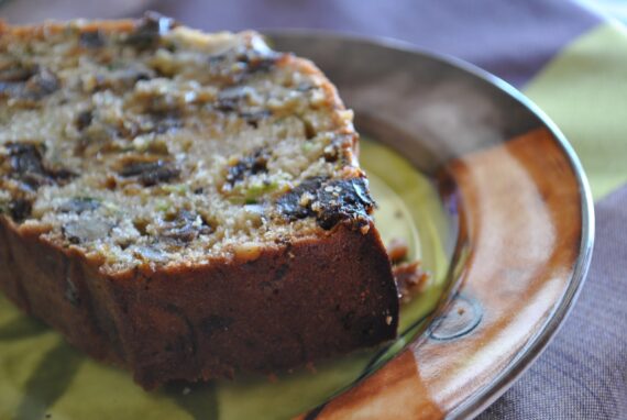 Gâteau aux dattes et courgettes