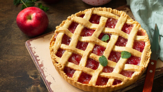 Tarte aux fraises et pommes - entière